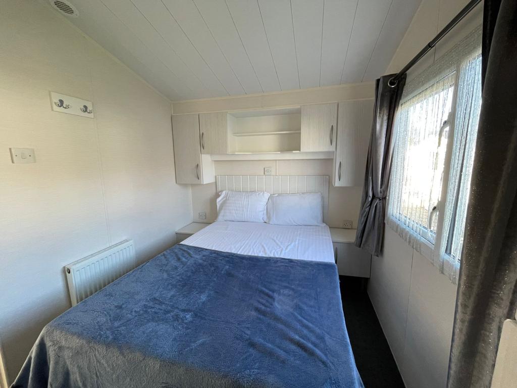 Willerby Isis 2012