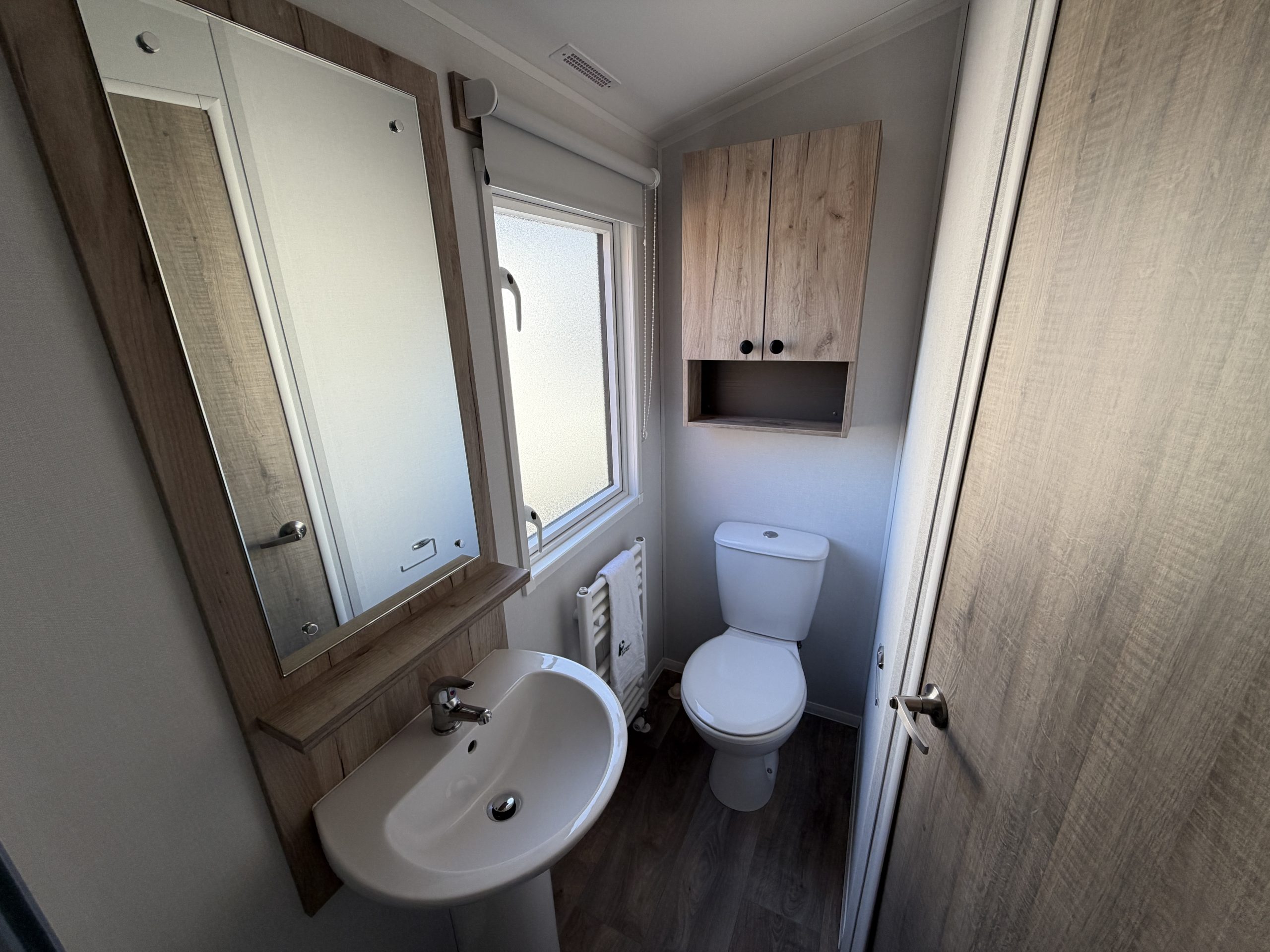 Another picture of the main bathroom in the Willerby Buxton 2026